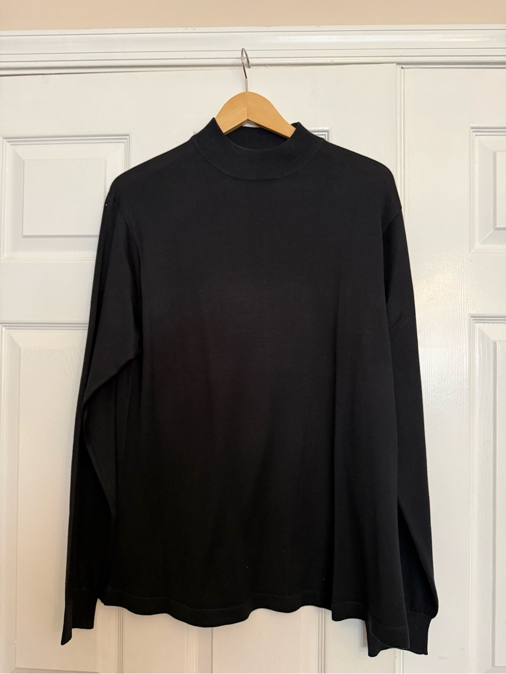 Tommy Bahama Black Long-Sleeve Crewneck Sweater